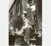 Первый эшелон с ранеными, прибывший в г. Киров. Август 1941 г. Фото Л. Шишкина